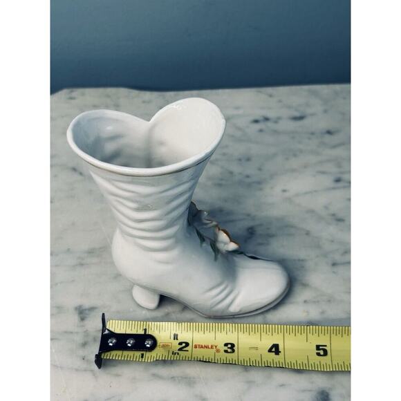Vintage Porcelain Victorian Boot Shoe Vase White 3D Yellow Flowers Gold Accents - Picture 6 of 10